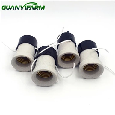 Keramický držák žárovky