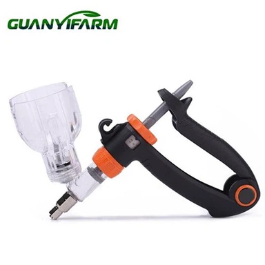 Stříkačka pro vložení lahvičky