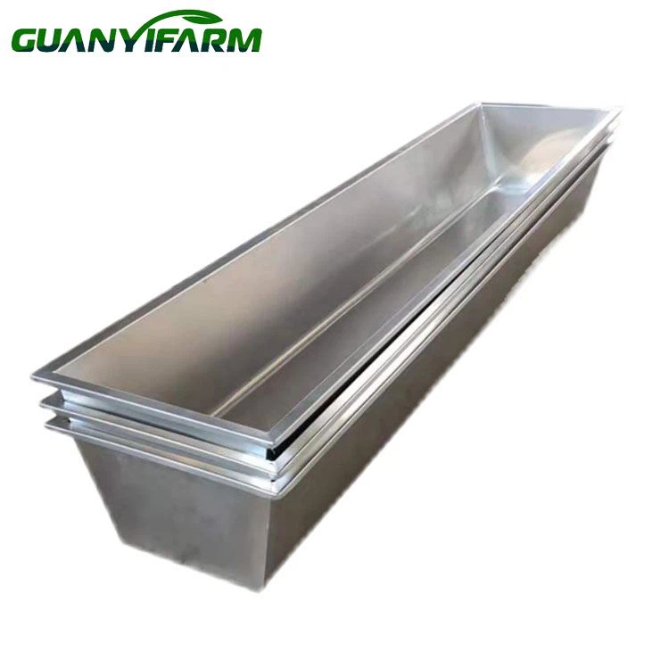 Nerezový krmný žlab pro dobytek